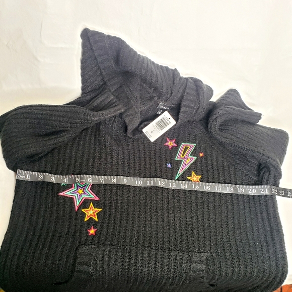 Torrid Raglan Hoodie Pullover Black Embroidered Stars Bolt Size 0 Large 12 NWT - Picture 12 of 15